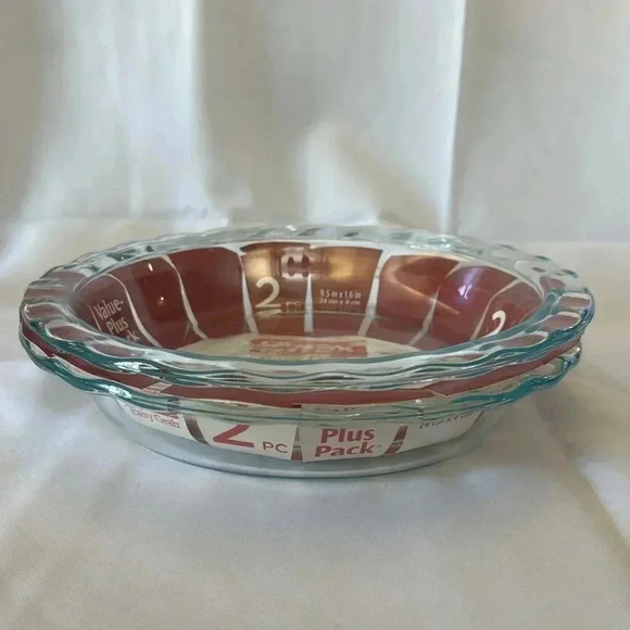 NWT Pyrex 2 Pack 9.5 inch Clear Fluted Edge Oven Safe Bakeware Pie Plates - Picture 2 of 6